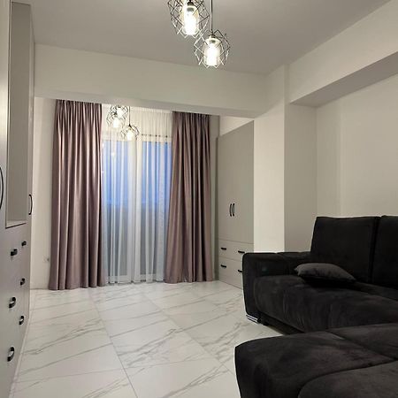 Cozy Studios In Suceava Exteriör bild