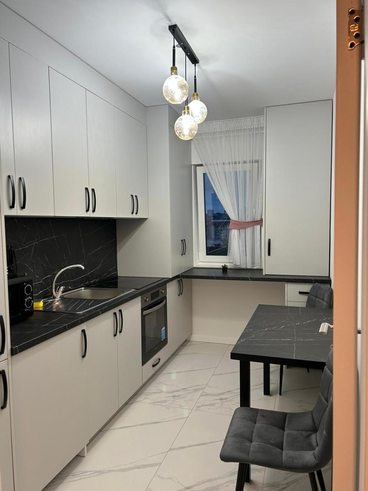 Cozy Studios In Suceava Exteriör bild