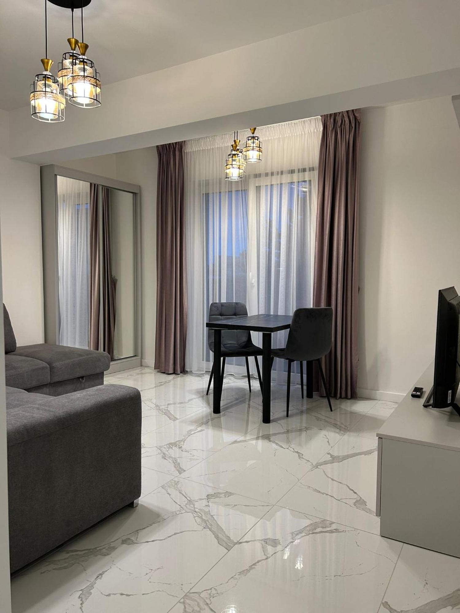 Cozy Studios In Suceava Exteriör bild
