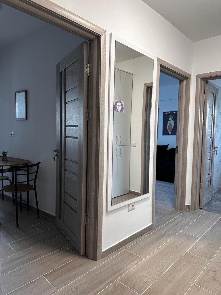 Cozy Studios In Suceava Exteriör bild